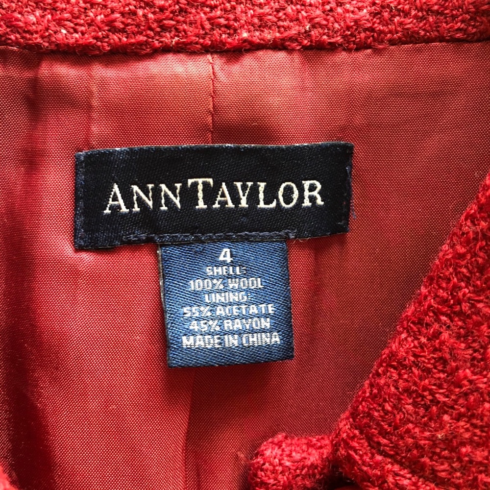 Red jacket - Picture 2 of 4